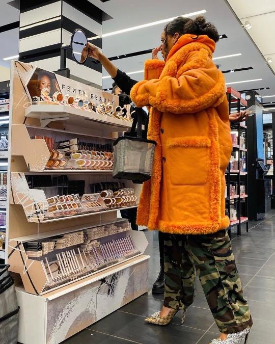 The hat that Rihanna transformed into the 2022 accessory and even you want to wear