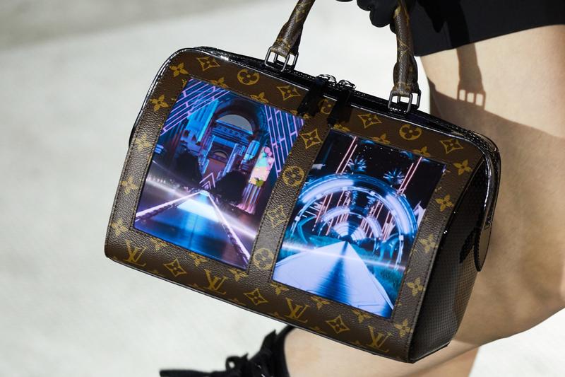 Louis Vuitton integrates flexible screens in one of his handbags to complement the smartphone