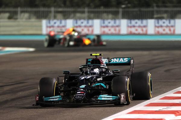 Grosjean : « Hamilton perd le titre à cause de Bottas »