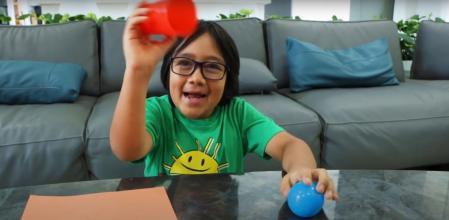 This 9 -year -old boy is the best paid youtuber in the world of 2020