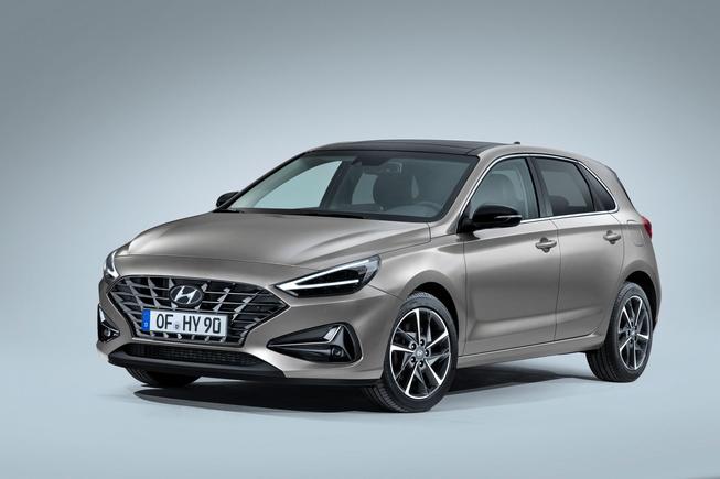 Nový Hyundai i30 je v ČR až podezřele levný! A to dostal nové hybridní motory 