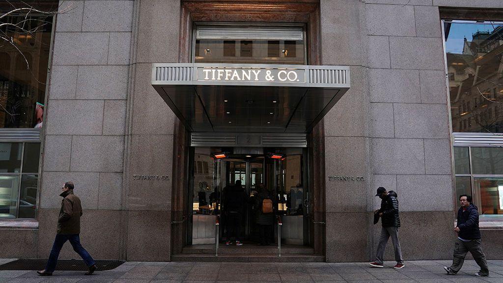 El grupo de Louis Vuitton compra la joyería Tiffany por 14.700 millones 
