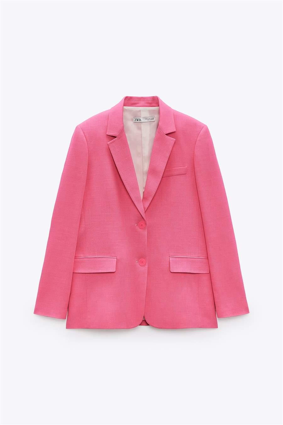 Tamara Falcó se une a la tendencia del traje de chaqueta rosa