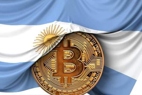 El proyecto de ley que pretende convertir al bitcoin y otras criptomonedas en alternativa al peso en Argentina 
