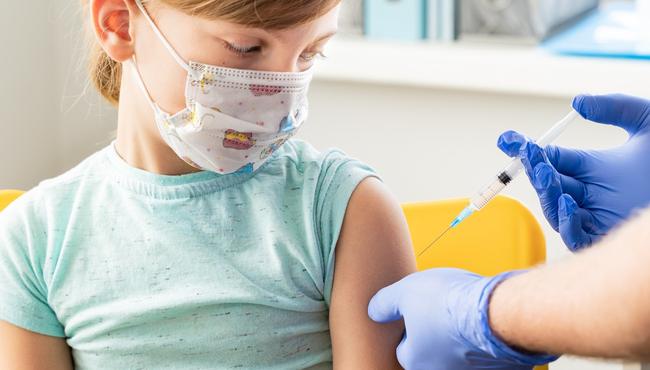 Should we vaccinate teens against COVVI-19 (bis)?