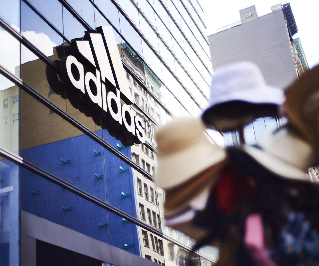 Adidas comienza proceso de venta de la marca Reebok por el bajo rendimiento que tiene