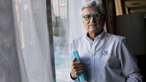 Pepe Domingo Castaño: "In Padrón they called me" Pepe Fiestas "because I went up to sing to the box of all the verbenas"