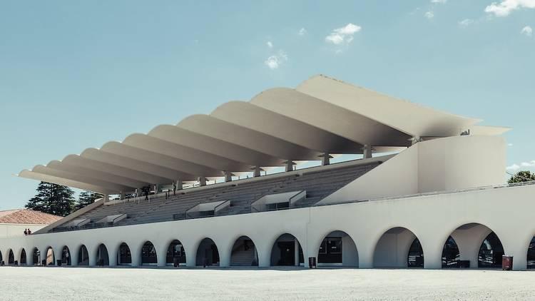 Seven impressive buildings in Madrid that you can see for free