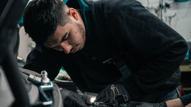 Bolsa de trabajo: Buscan ayudante de mecánico en Canadá y el sueldo es de 38 mil pesos 
