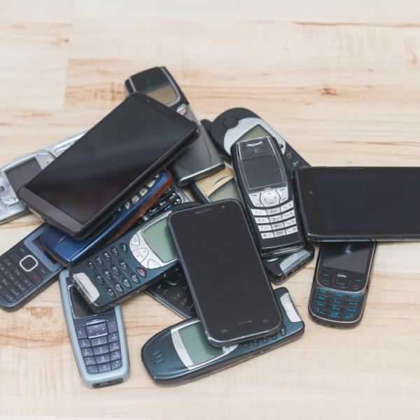 What to do with old mobiles - The best ideas here