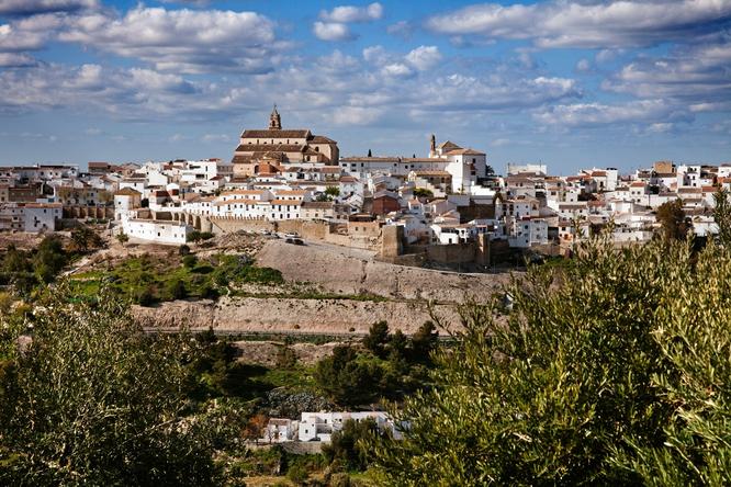 Baena: arqueología, patrimonio y oro líquido en el corazón de Córdoba 