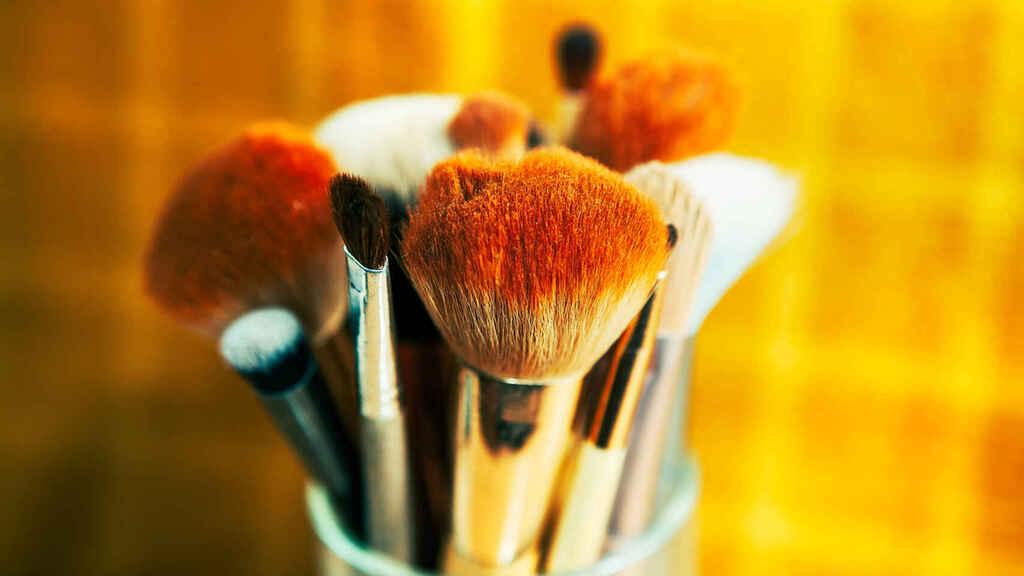 The importance of cleaning your makeup brushes and sponges