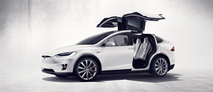 Tesla Model X : un SUV électrique, futuriste et presque autonome