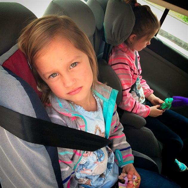  Is the children in the car sick?  The best advice on how to manage nausea
