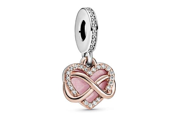 La marca de joyería Pandora lanza colección icónica para regalar en San Valentín