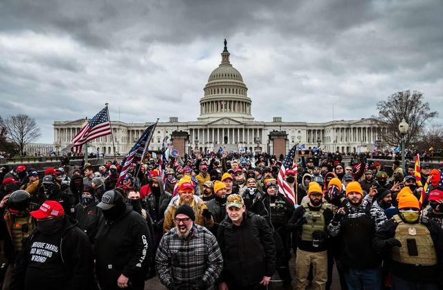 Militiamen, supremacists, conspiracy: who are the Trumpists who have invaded the Capitol?