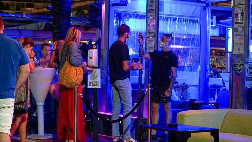 The 'clothing code' of a Madrid nightclub that is pissed off in half Spain