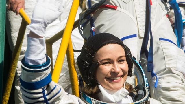 L’équipe russe ayant tourné le premier film dans l’espace de retour sur Terre