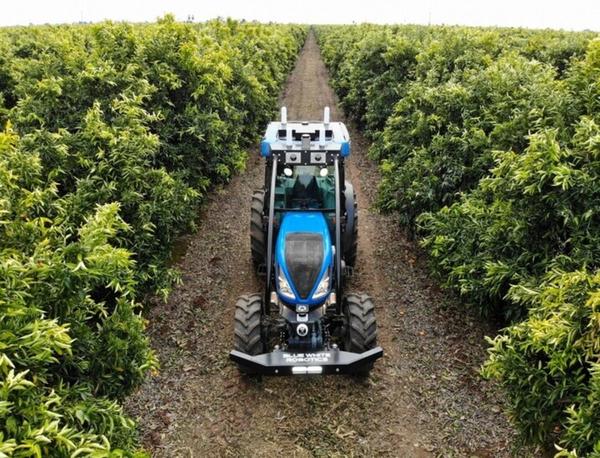 El tractor autónomo ya es una realidad gracias a este kit especial