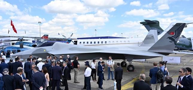 Le premier avion de chasse turc présenté à Paris | lepetitjournal.com