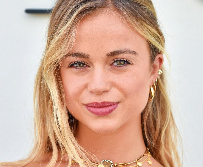 Basic Piercing in the style of Rania and Amelia Windsor: How to take it?What forms favor the most?