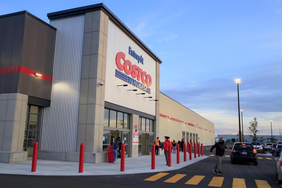 Ouverture d’un nouvel entrepôt Costco à Anjou Des clients à la recherche de la PlayStation5