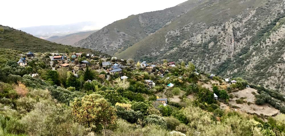 Matavenero: El pueblo hippie de León que vive en armonía con la naturaleza