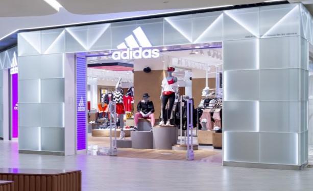 Adidas revoluciona con su nuevo concepto de tienda futurista