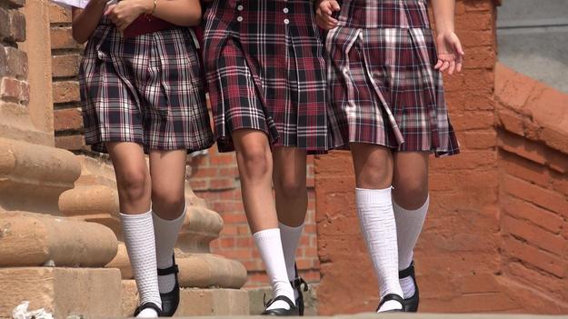 Skotská škola vyzvala žáky, aby v rámci rovnosti přišli v sukních 