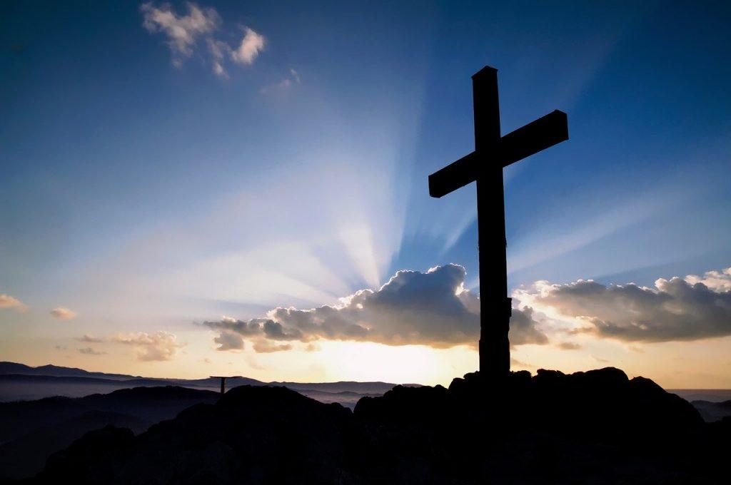 Contradicciones en la cruz cristiana y disonancia cognitiva