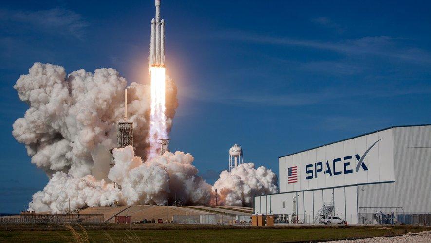 Tourisme spatial : une infirmière, un milliardaire Qui sont les passagers de la prochaine mission de SpaceX ?