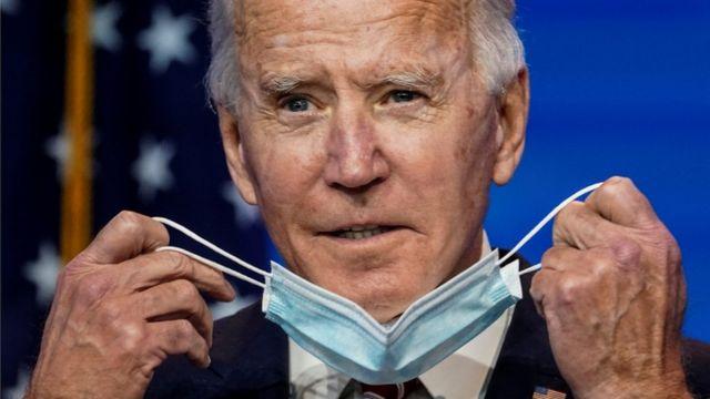 Biden dit que les États-Unis fourniront gratuitement des masques de haute qualité aux Américains 