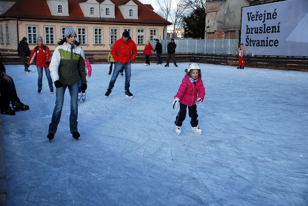 Hamr na Jezeře v zimě bruslí - Horydoly.cz - Outdoor Generation