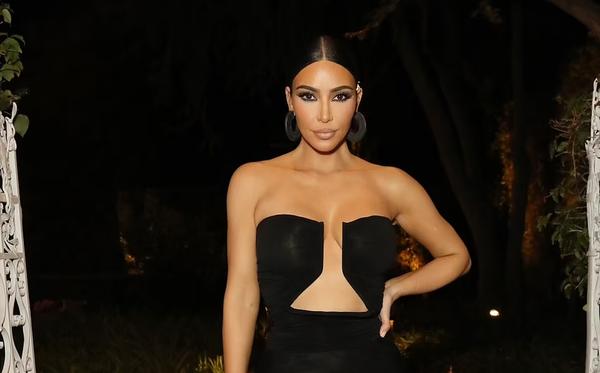 La razón por la que Kim Kardashian volvió a usar diamantes -dos años después de su robo- 