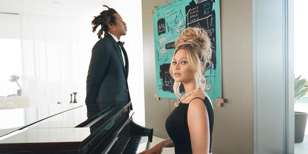 Beyoncé, Jay-Z y una pintura de Jean-Michel Basquiat protagonizan la nueva campaña de Tiffany & Co. Tags: Más en Magacín Destacados Ups