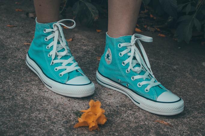 18 zapatillas Converse rebajadas con hasta un 50% de descuento para estrenar este verano