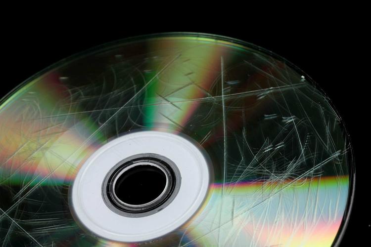 Learn how to repair a scratched CD |Digital Trends Spanish