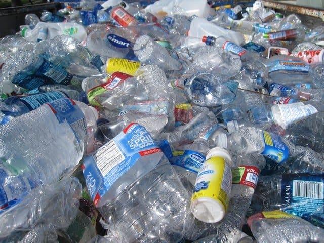 This city will ban the use of single-use plastic containers, bags and bottles