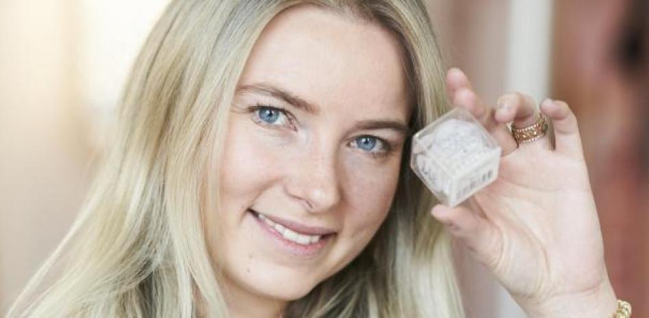 Sophie Trelles-Tvede, la millonaria de 18 años que logró vender gomas de pelo en 70 países