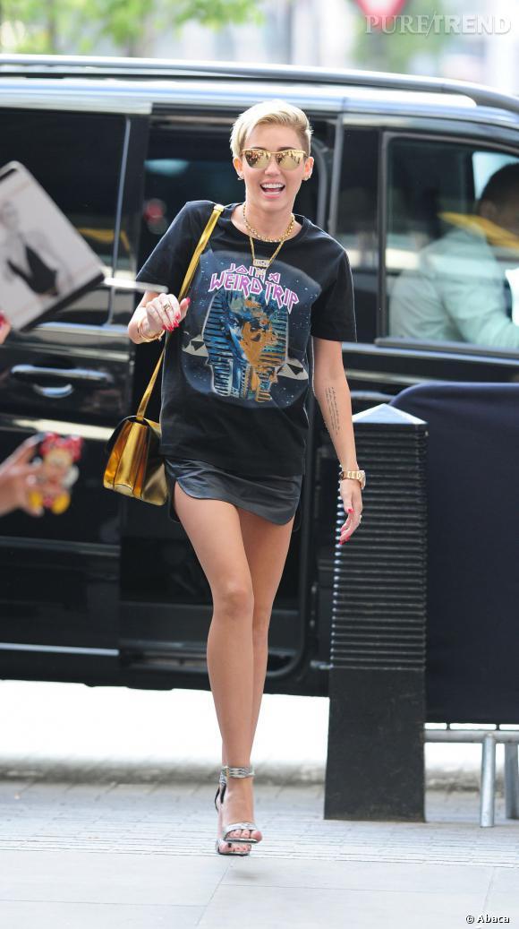 Canicule : Miley Cyrus, Vanessa Hudgens vite on se denude comme une star ! Miley Cyrus Chanel Agyness Deyn Lady Gaga Jay-Z Natalie Portman Sienna Miller