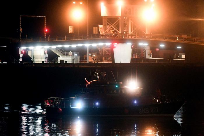 27 migrants périssent en mer, deux hommes sauvés, cinq passeurs arrêtés... ce que l’on sait après le naufrage au large de Calais