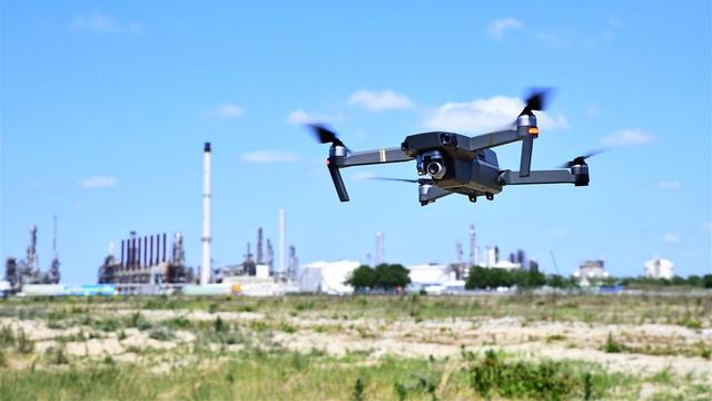 Vliegende drones moeten haven Moerdijk beter beveiligen | NT