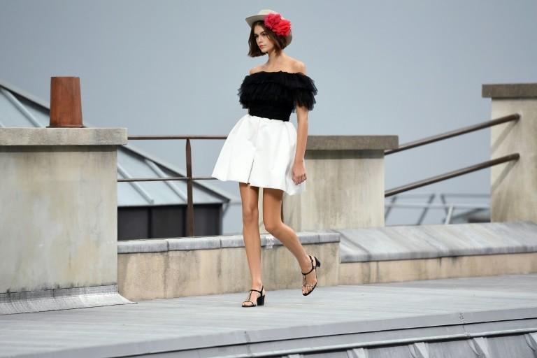 Le teaser tout en sensualité du défilé Chanel, prévu mardi, dernier jour de la Fashion Week de Paris 