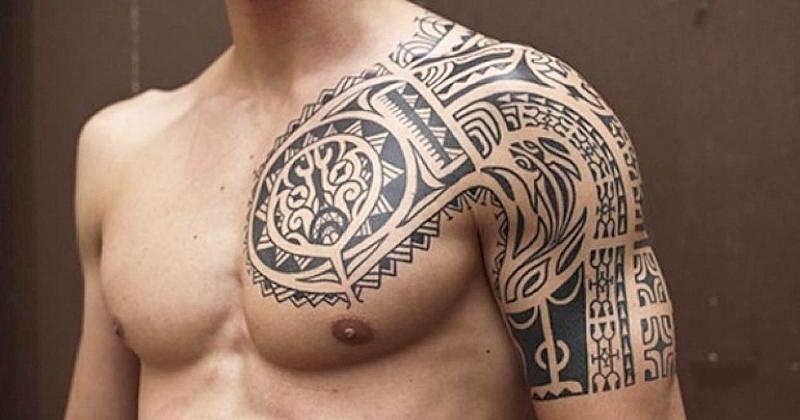 Tatouage tribal : ce qu'il faut savoir sur cet art traditionnel maori 