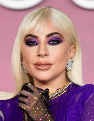 Lady Gaga, les secrets de son maquillage violet à la première de House of Gucci 