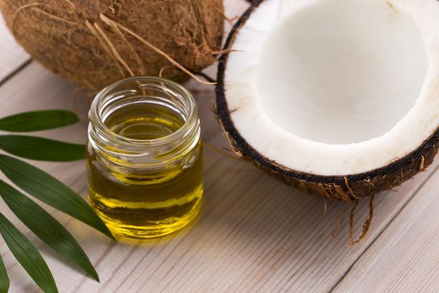 Is coconut oil really good for the skin?Here we answer you
