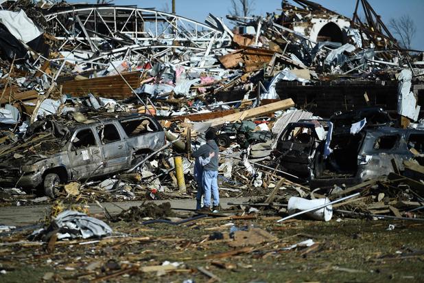 Las víctimas de los tornados en Kentucky: “Mi casa, mi negocio, vi desaparecer toda mi vida en un instante” 