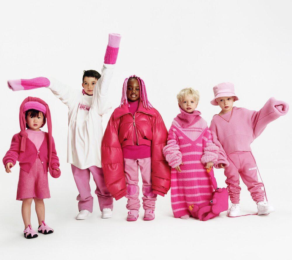 Jacquemus throws himself into the children's universe with a capsule collection in which pink is the top protagonist