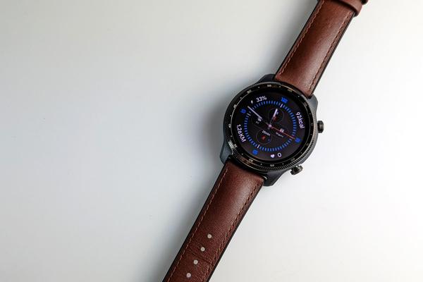 El Mobvoi TicWatch Pro 3 Ultra es la elección inteligente si buscas un reloj 4G, diseño elegante y multitud de funciones deportivas 