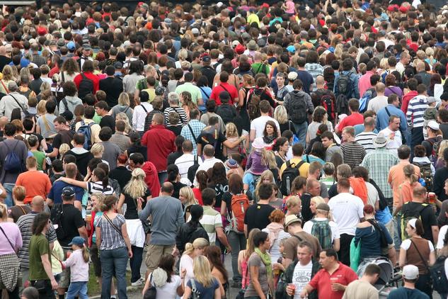 iRozhlas Počet obyvatel v Česku stoupl na 10,7 milionu. Za nárůstem stojí přistěhovalectví, klesla porodnost 